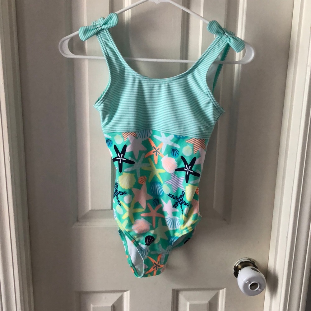 One piece swim